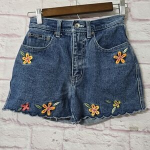 Revolt Girls Junior Scalloped Hem Denim Shorts Size 10